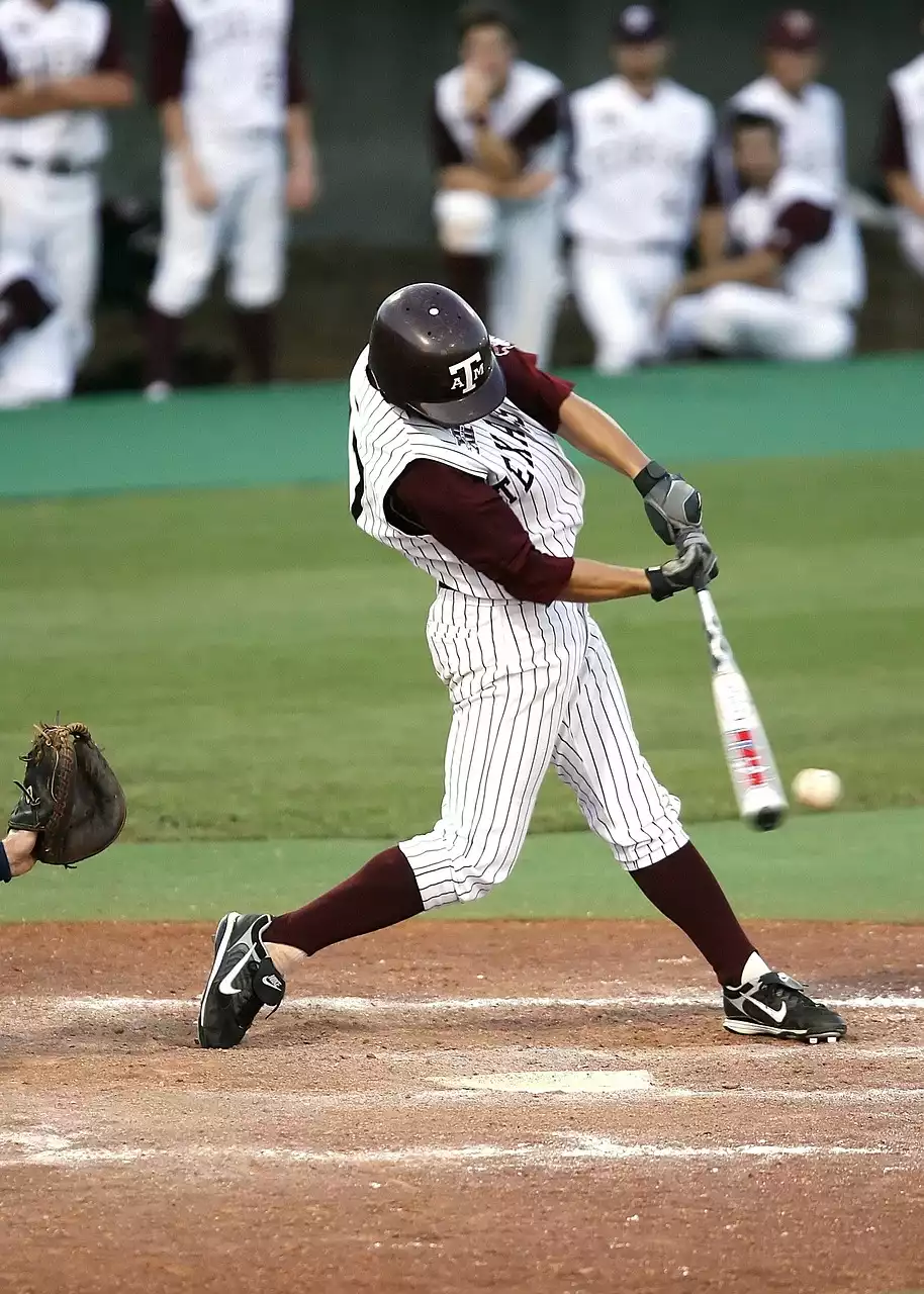 野球のスイング: 正しい打撃の仕組み