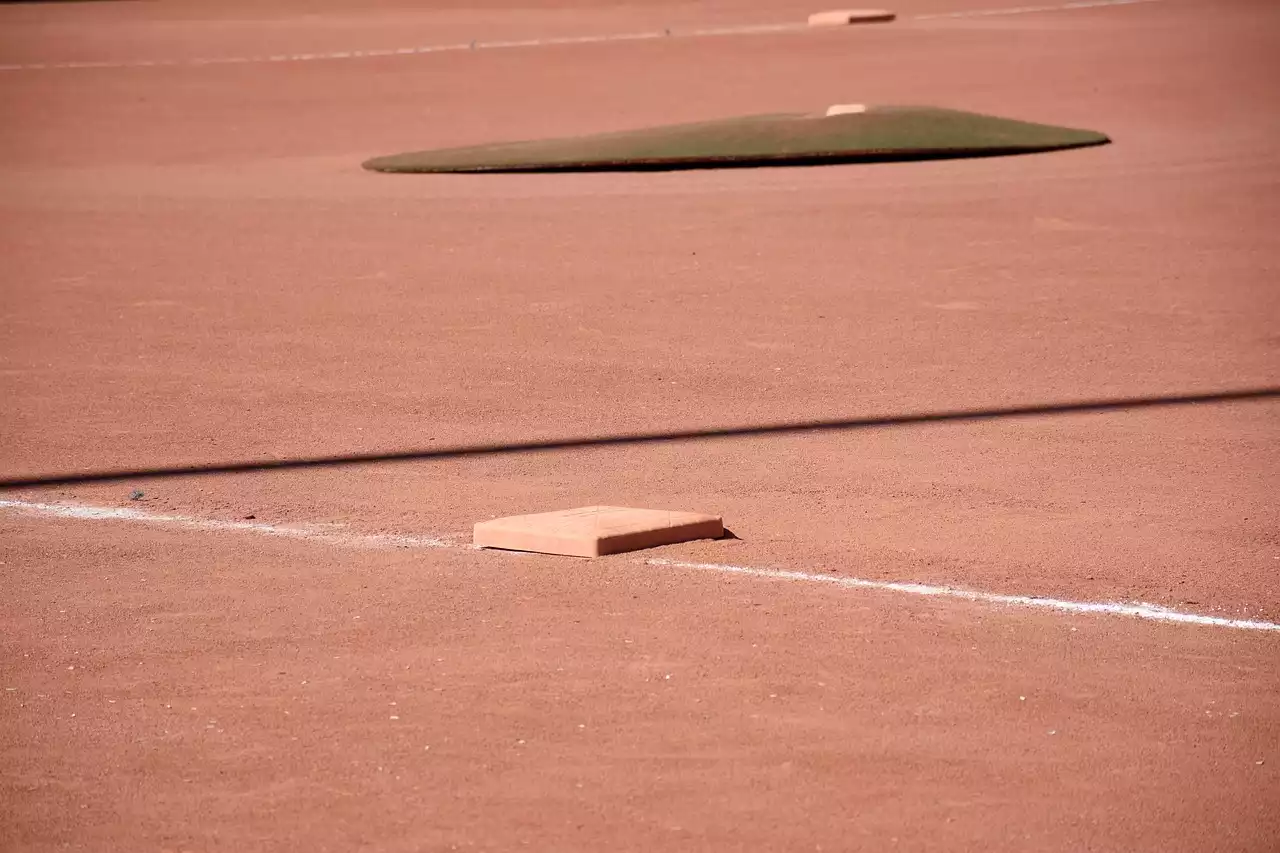 A ciência por trás da mecânica de arremesso de campo no beisebol