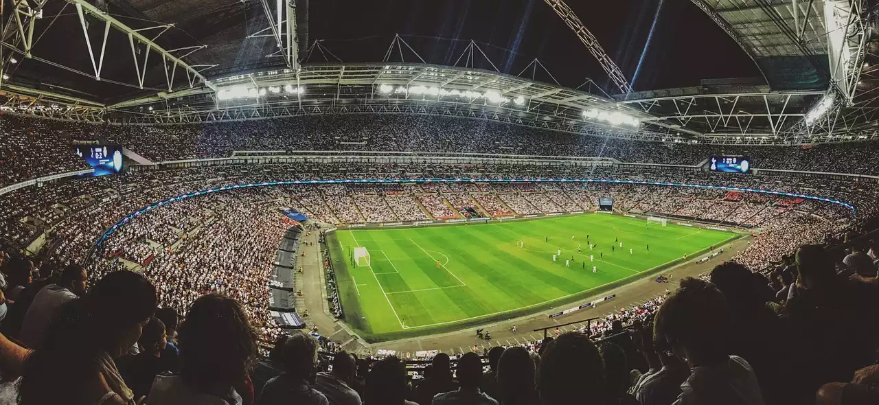 נסה את משחק הכדורגל הפנטזיה של UEFA