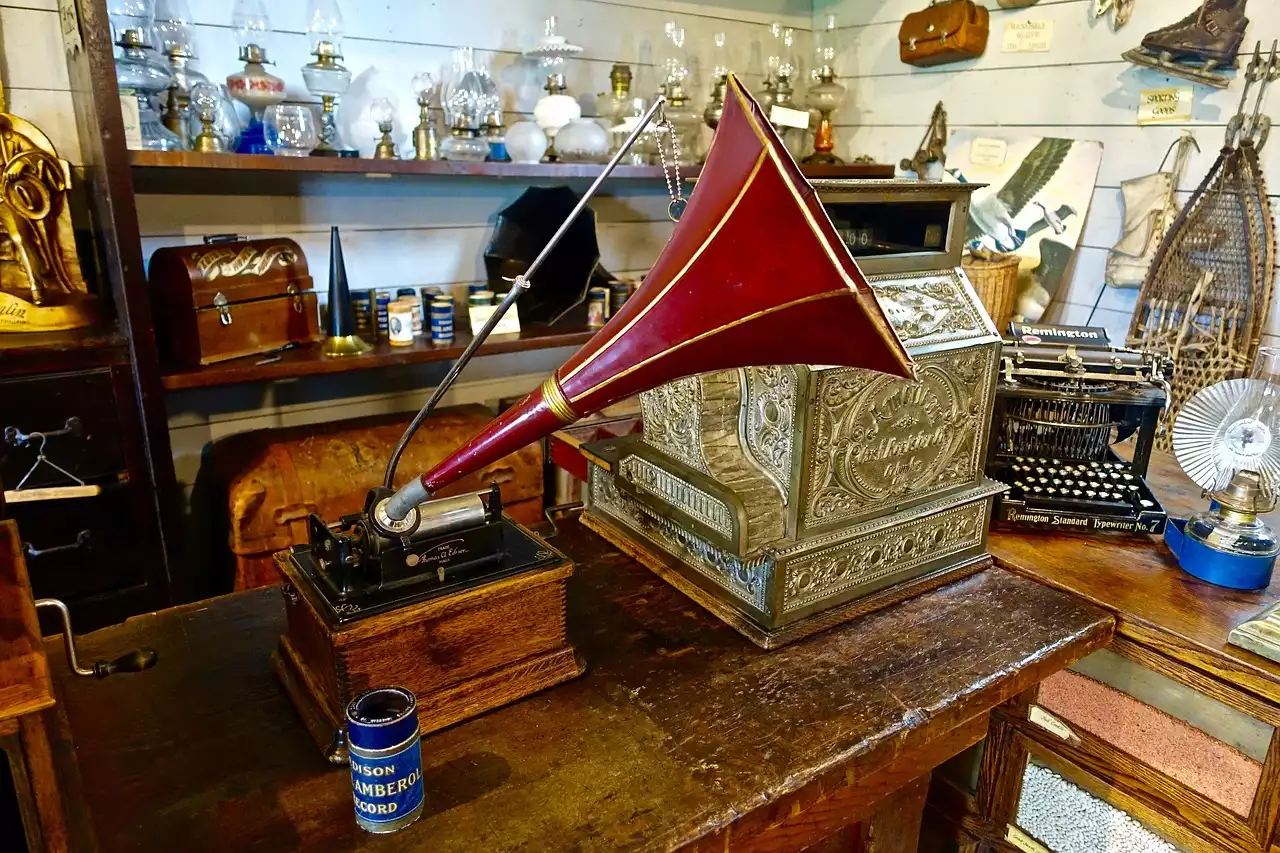 Die Geschichte des Phonographen erforscht Ursprünge und Entwicklung