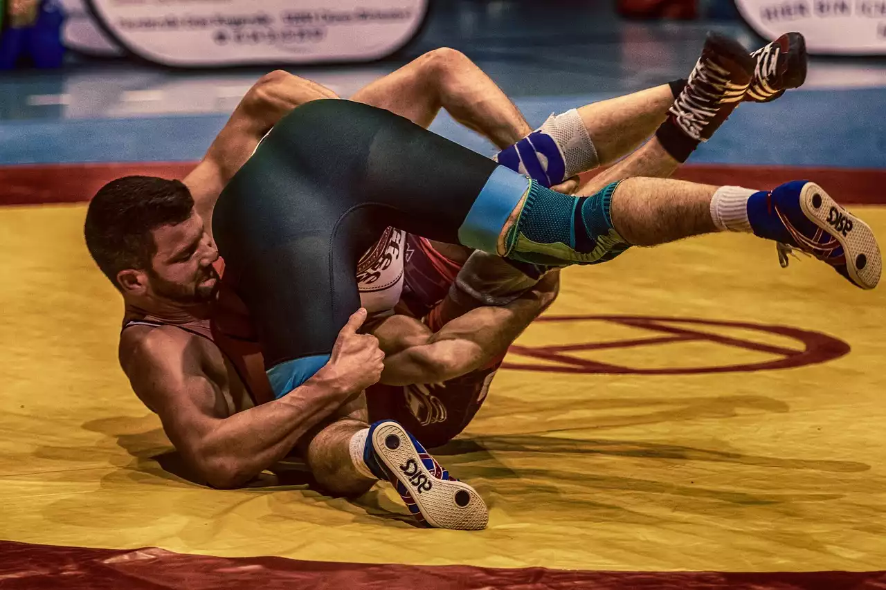 Mastering the Art of Submission: A Comprehensive Guide to Catch Wrestling