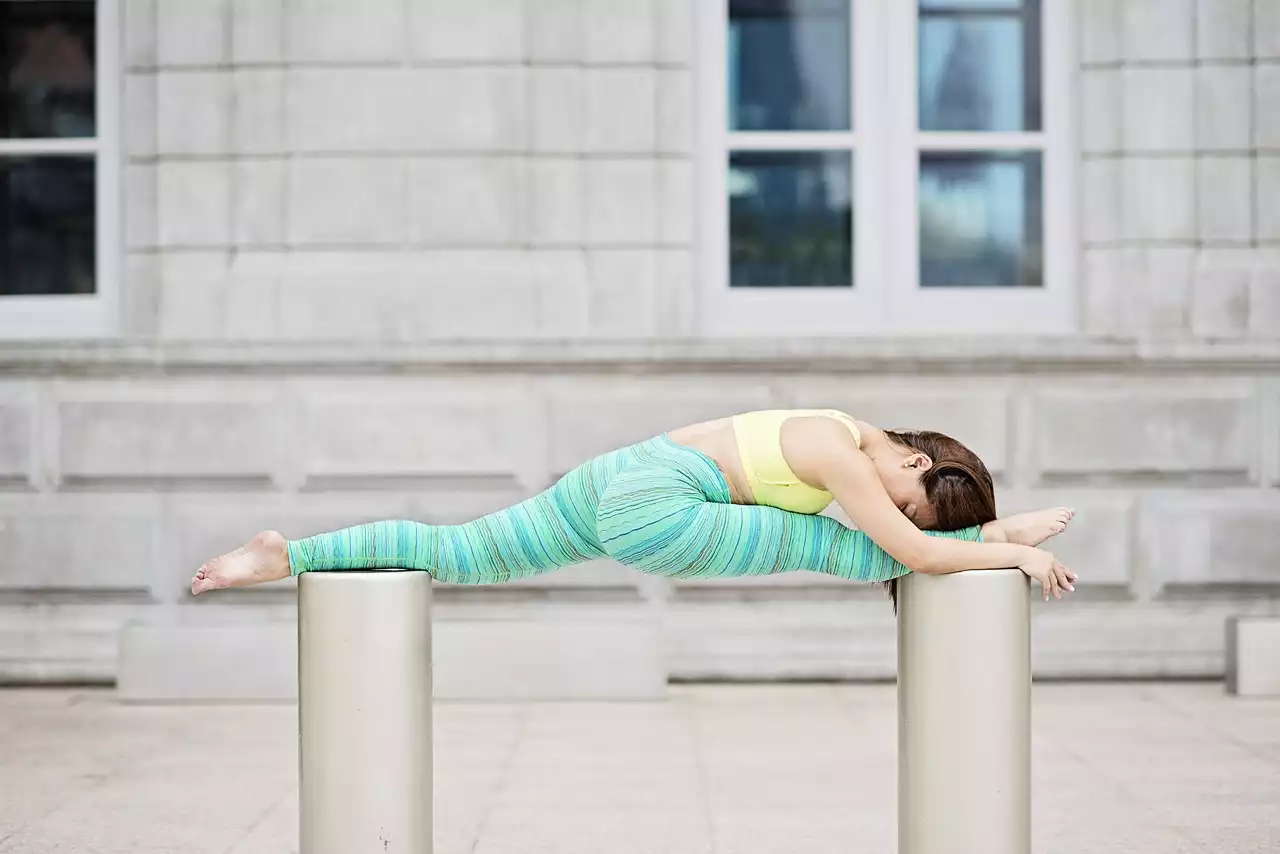 Migliora la tua salute sul lavoro Pause yoga di 3 minuti