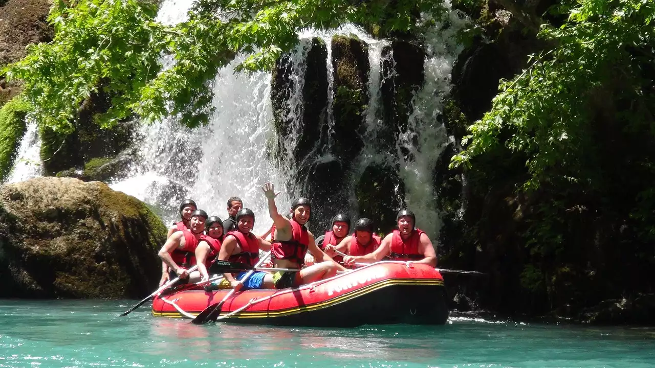 Making a Splash: Key Factors to Consider When Choosing a Rafting Trip