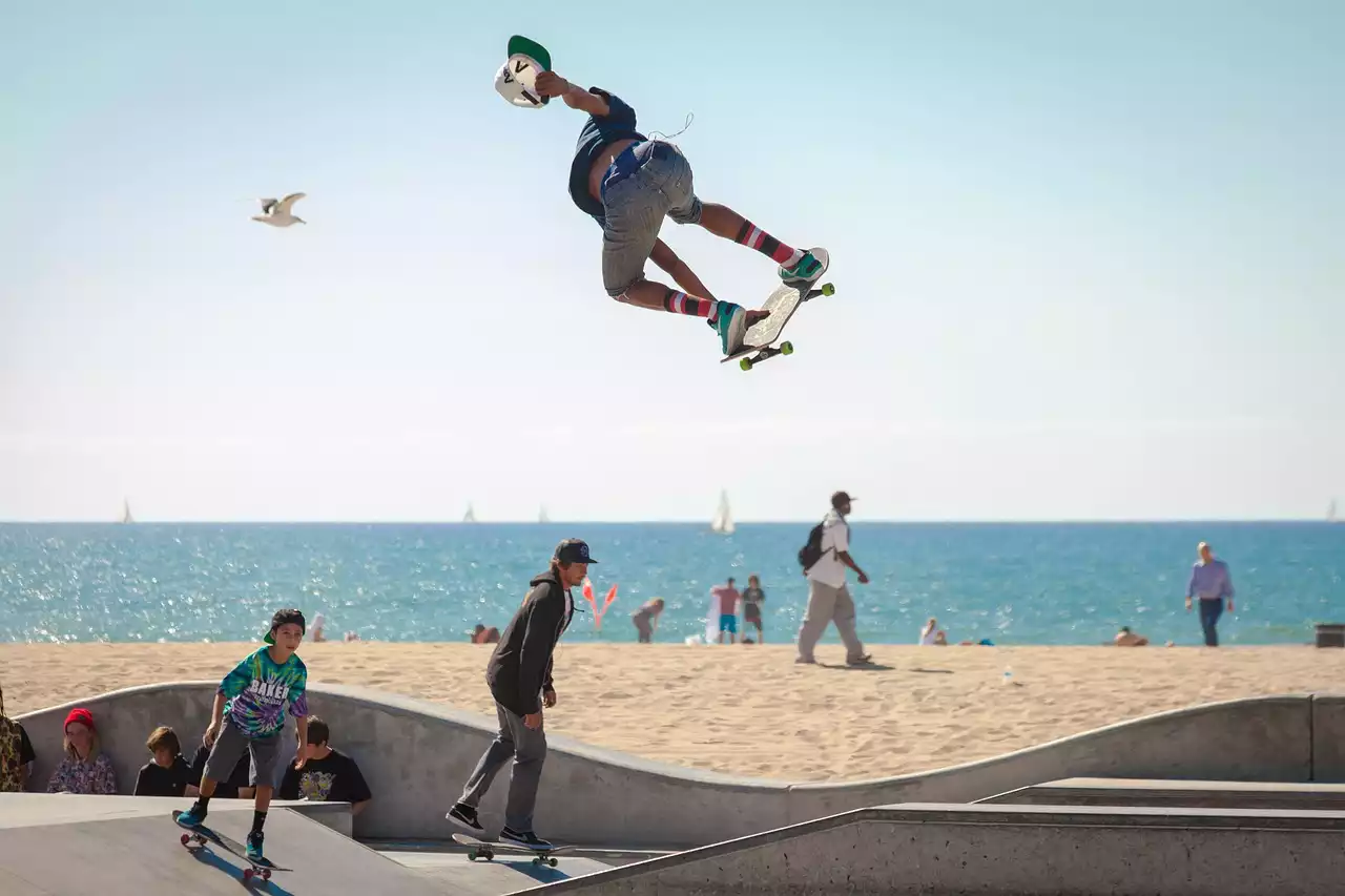 Manuais Mastering the Art of Skateboarding: dicas e truques para aperfeiçoar seu equilíbrio