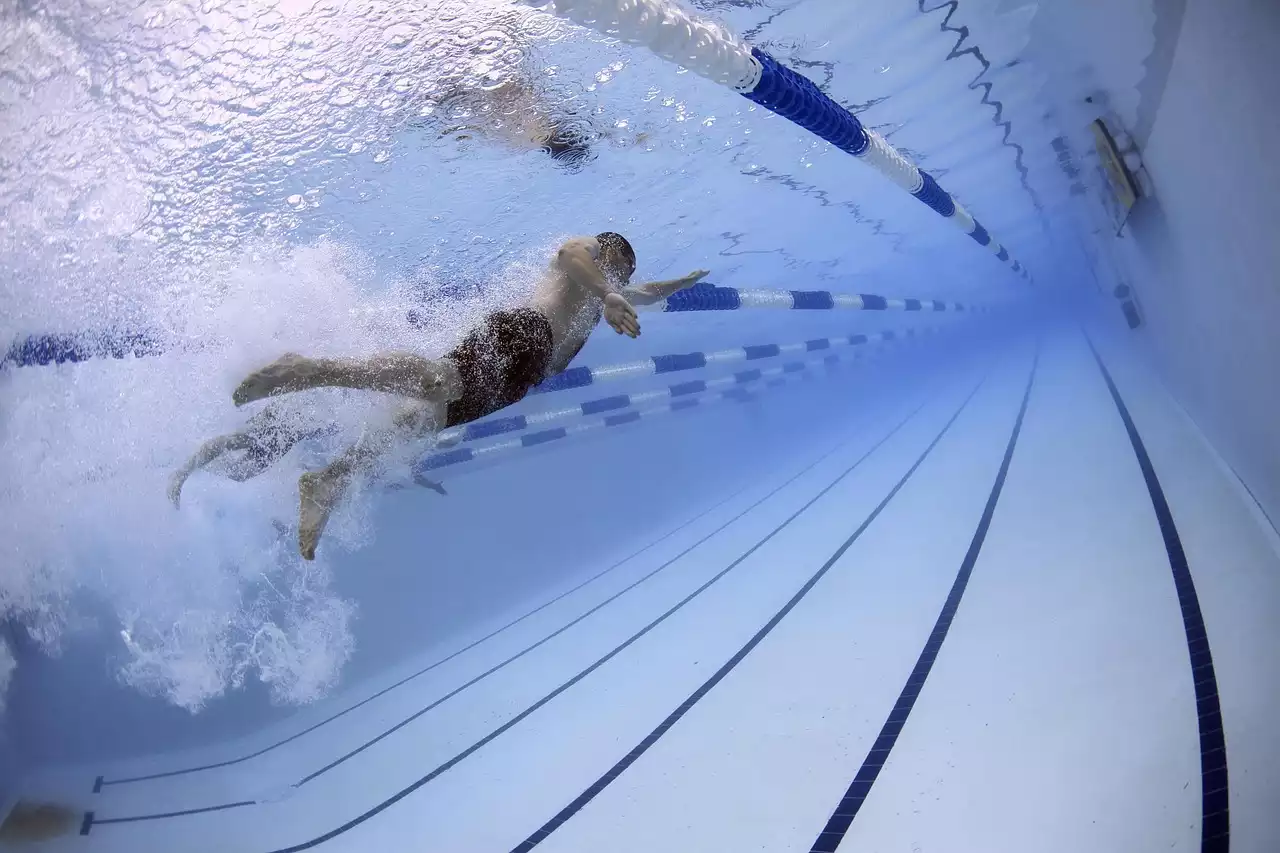 How to Train Best for a Swimming Race