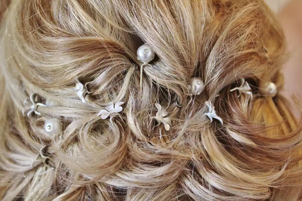 Hair Accessories 101: A Beginner's Guide to the Different Types of Hair Accessories